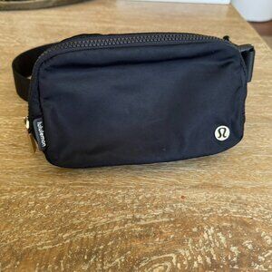 Lululemon 1L Belt Bag with Gold Hardware